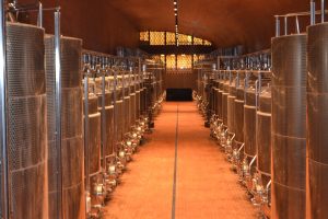 Reistips Toscane deel 1 wijn vergisting rvs tanks